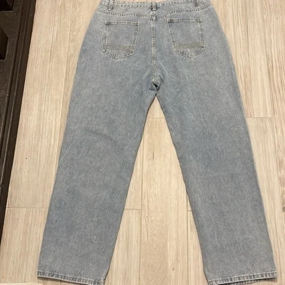 Baggy Boyfriend Jeans - Picture 7 of 7